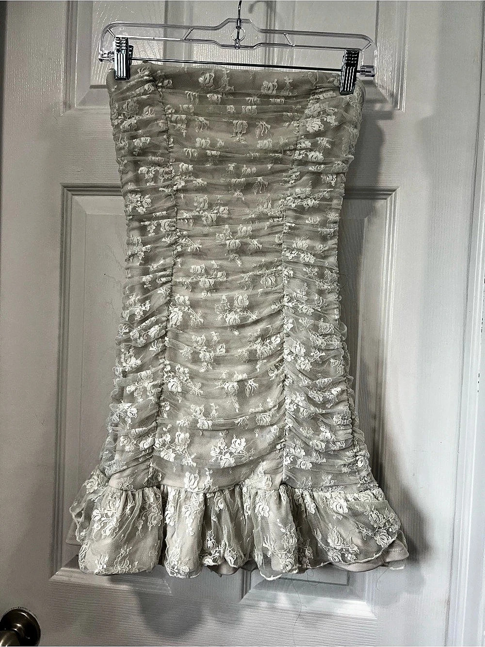Lipsy Floral Lace Mini Dress in White Size Medium Like New